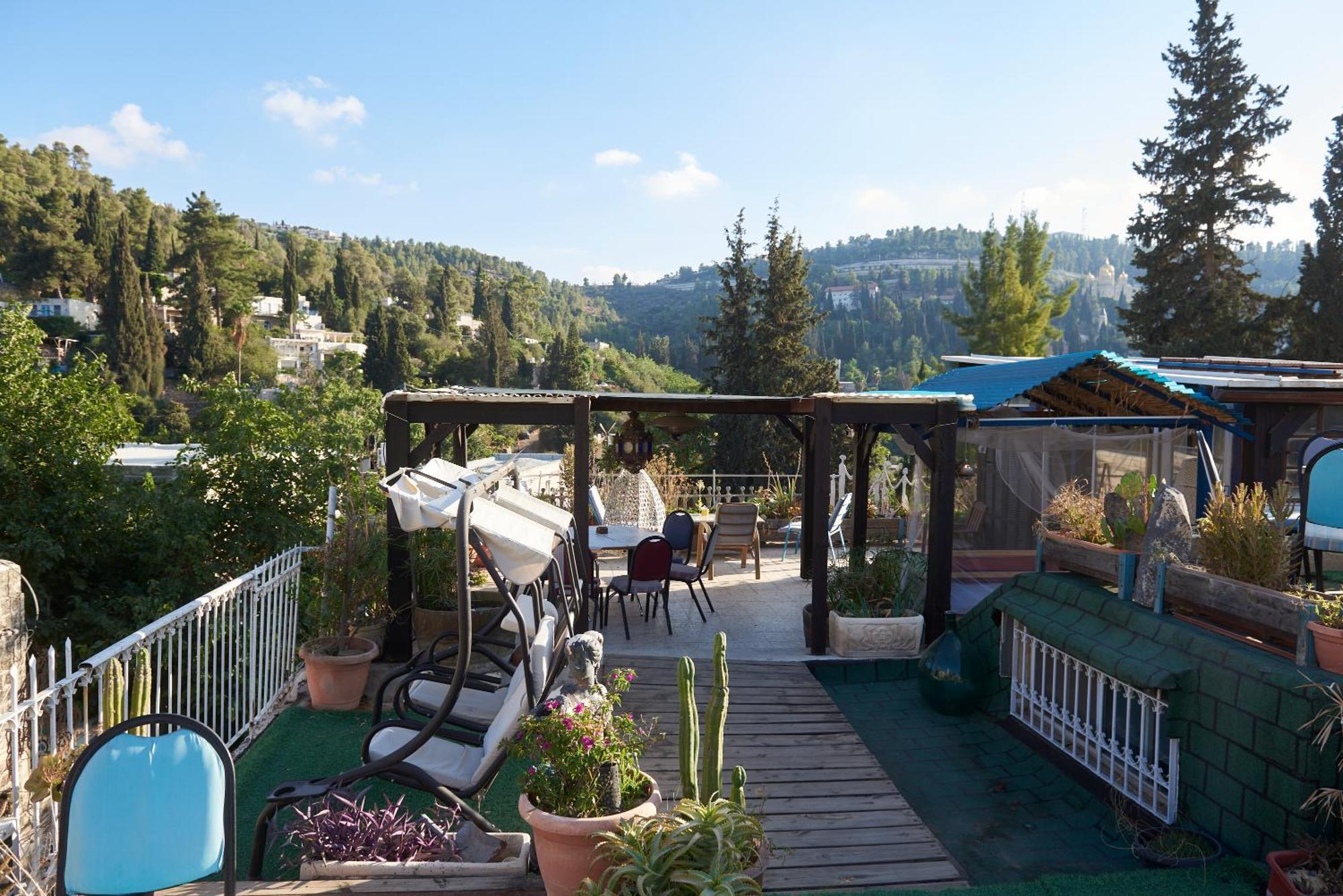 Sweet 'En Kerem View Bed & Breakfast Jerusalem Exterior photo