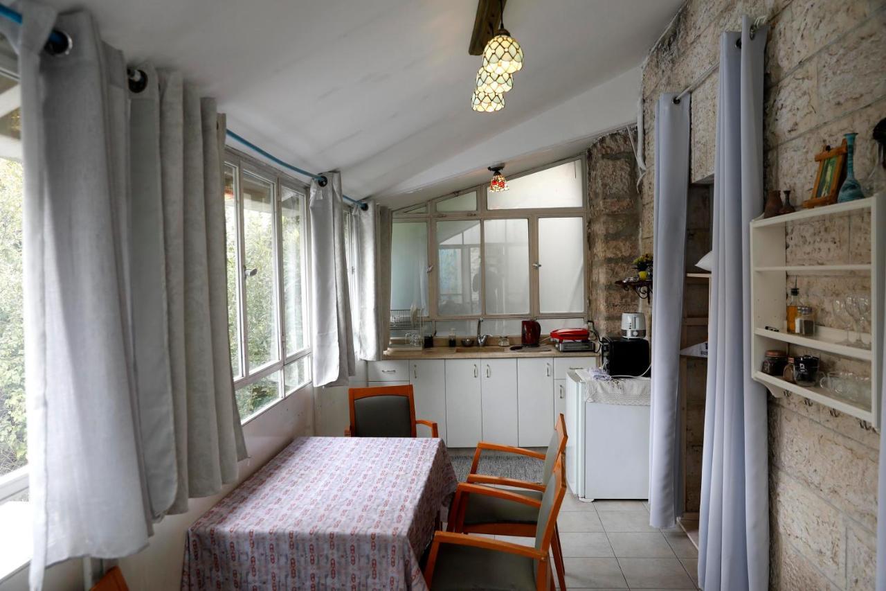 Sweet 'En Kerem View Bed & Breakfast Jerusalem Exterior photo